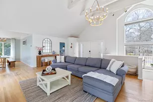 12 Douglas Ct, Hampton Bays, NY 11946 - Photo 10