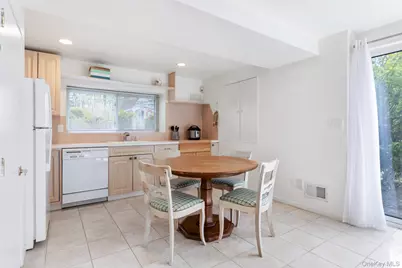 12 Douglas Court, Hampton Bays, NY 11946 - Photo 22