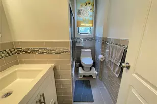 40-01 Little Neck Pkwy, Little Neck, NY 11363 - Photo 22