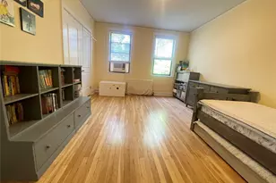 40-01 Little Neck Pkwy, Little Neck, NY 11363 - Photo 12