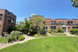 40-01 Little Neck Pkwy, Little Neck, NY 11363 - Photo 18