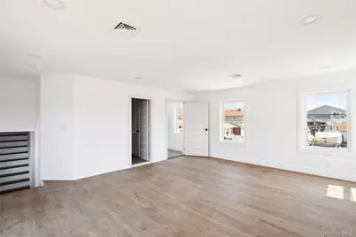 775 S 9th Street, Lindenhurst, NY 11757 - Photo 22