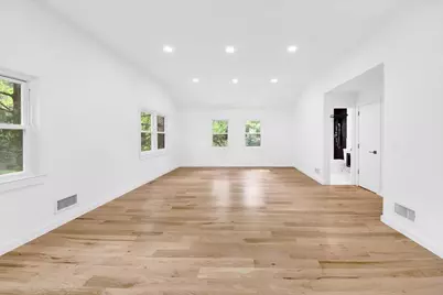 132 Holmes Avenue, Hartsdale, NY 10530 - Photo 18