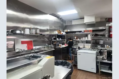 38-70 10th St, Long Island City, NY 11101 - Photo 2