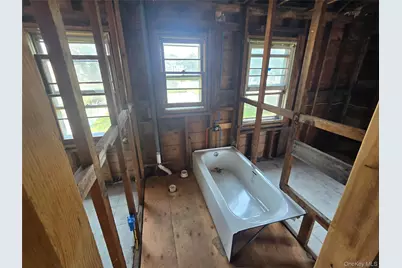 31 Union Ave, Patchogue, NY 11772 - Photo 10