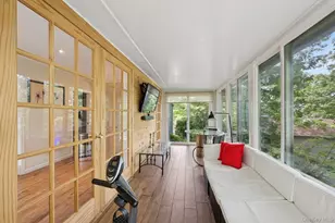 8 Towle Pl, Glen Cove, NY 11542 - Photo 20