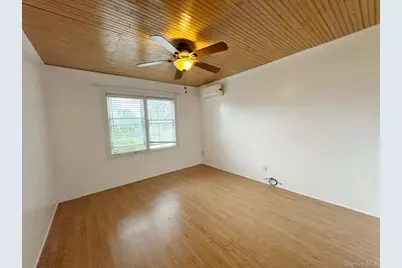 203 29th Street, Lindenhurst, NY 11757 - Photo 8