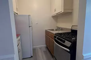 325 E 201st St, Bronx, NY 10458 - Photo 6