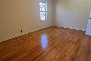 325 E 201st St, Bronx, NY 10458 - Photo 10