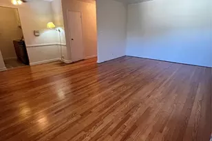 325 E 201st St, Bronx, NY 10458 - Photo 18