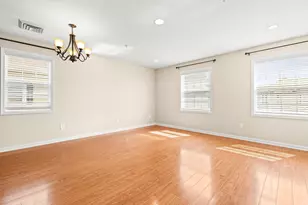 1002 Willow Ln, Valley Stream, NY 11580 - Photo 6