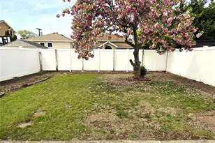 159-42 81st St, Howard Beach, NY 11414 - Photo 16