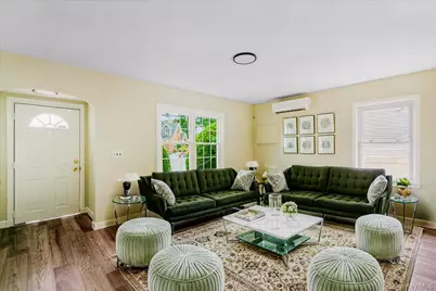 325 Pennsylvania Avenue, Roosevelt, NY 11575 - Photo 4