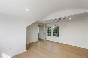 150-29 Hawtree St, Ozone Park, NY 11417 - Photo 34