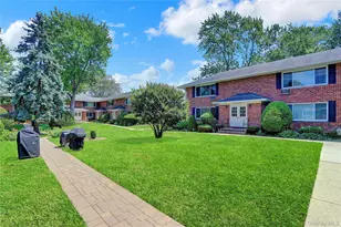 205 Edmunton Dr, North Babylon, NY 11703 - Photo 2