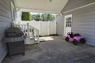 945 Benedict St, Bohemia, NY 11716 - Photo 28