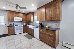 945 Benedict St, Bohemia, NY 11716 - Photo 2