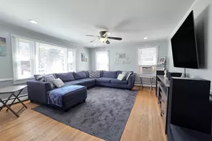 945 Benedict St, Bohemia, NY 11716 - Photo 6