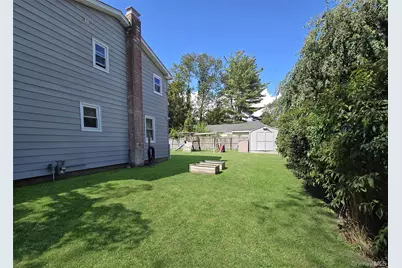 945 Benedict Street, Bohemia, NY 11716 - Photo 26