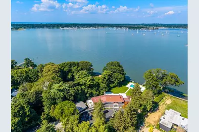 512 E Shore Road, Great Neck, NY 11024 - Photo 2