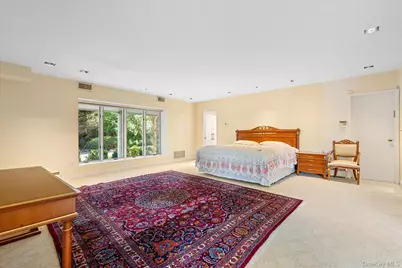 512 E Shore Road, Great Neck, NY 11024 - Photo 26