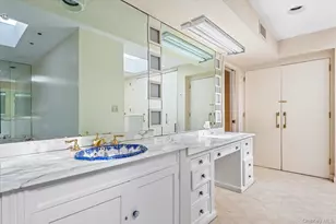 512 E Shore Rd, Great Neck, NY 11024 - Photo 30