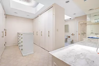 512 E Shore Road, Great Neck, NY 11024 - Photo 28