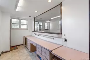 87-02 188th St, Jamaica, NY 11423 - Photo 18