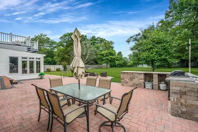 39 Aron Drive, Bohemia, NY 11716 - Photo 20