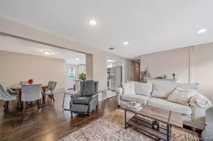 39 Aron Dr, Bohemia, NY 11716 - Photo 4