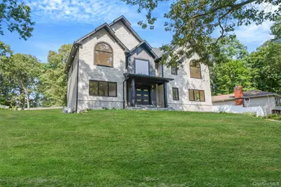 628 Meadow Road, Smithtown, NY 11754 - Photo 2