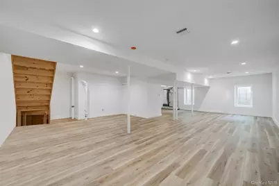 628 Meadow Road, Smithtown, NY 11754 - Photo 46