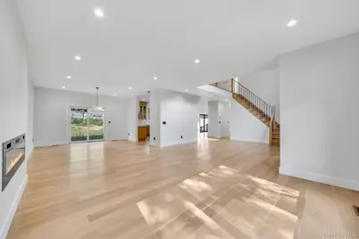 628 Meadow Road, Smithtown, NY 11754 - Photo 4