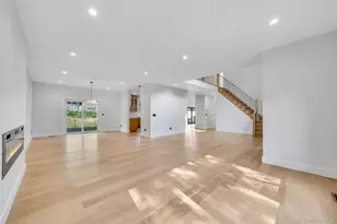 628 Meadow Rd, Smithtown, NY 11754 - Photo 4