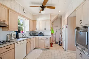 107 Melrose Ave, East Rockaway, NY 11518 - Photo 14