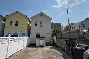 102-11 85th Ave, Richmond Hill, NY 11418 - Photo 14