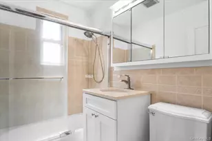 77 Edwards St, Roslyn Heights, NY 11577 - Photo 14