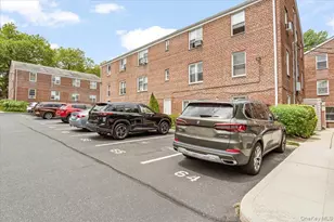 77 Edwards St, Roslyn Heights, NY 11577 - Photo 16