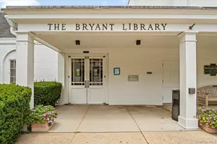 77 Edwards St, Roslyn Heights, NY 11577 - Photo 28