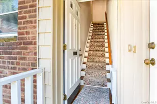 77 Edwards St, Roslyn Heights, NY 11577 - Photo 4