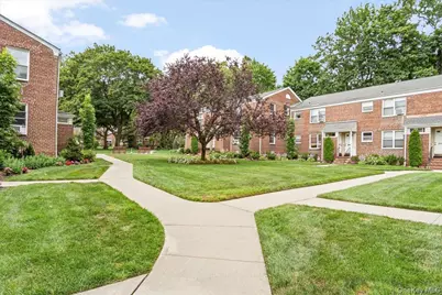 77 Edwards Street #2A, Roslyn Heights, NY 11577 - Photo 18