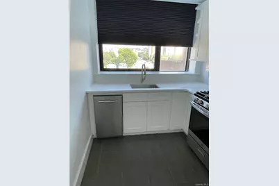 23 Water Grant Street #10 E, Yonkers, NY 10701 - Photo 4