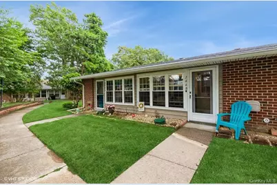 166 Ventry Court #B, Ridge, NY 11961 - Photo 2