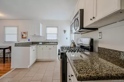 1031 West Street, Riverhead, NY 11901 - Photo 12