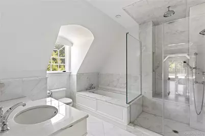 9 Hicks Lane, Sands Point, NY 11050 - Photo 36