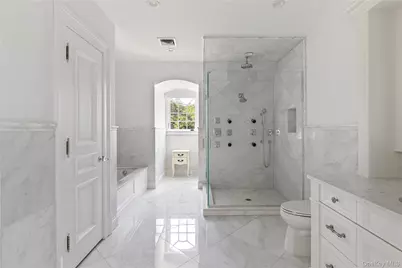 9 Hicks Lane, Sands Point, NY 11050 - Photo 34