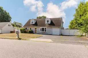 42 Clymer St, Port Jefferson Station, NY 11776 - Photo 2