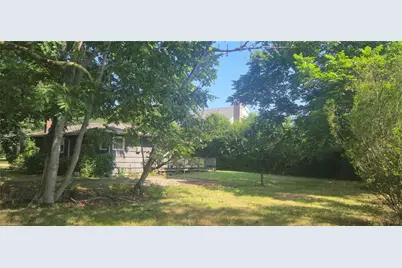 129 David Whites Lane, Southampton, NY 11968 - Photo 2