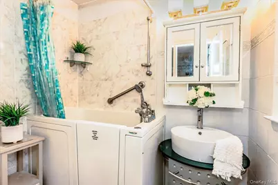 66 Rosalie Court, East Meadow, NY 11554 - Photo 10