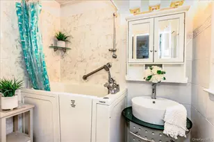 66 Rosalie Ct, East Meadow, NY 11554 - Photo 10